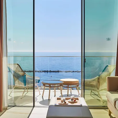 Amavi, Madefortwo - (adults Only) 호텔 파포스