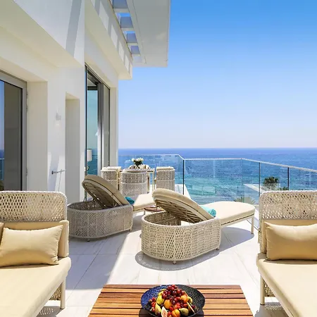 Amavi, Madefortwo - (adults Only)