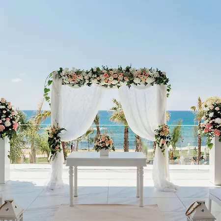 Amavi, Madefortwo - (adults Only)