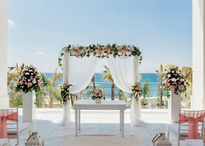 Amavi, Madefortwo - (adults Only)