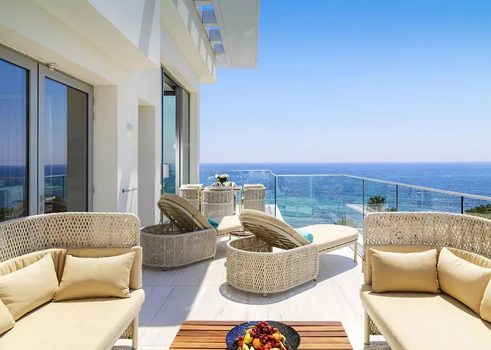 Amavi, Madefortwo - (adults Only)