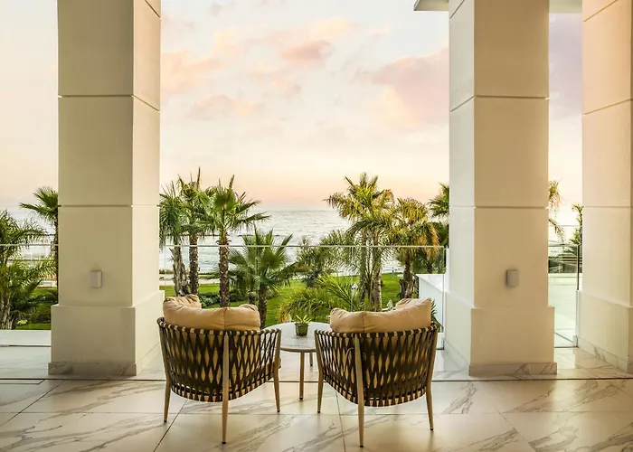 Amavi, Madefortwo - (adults Only)